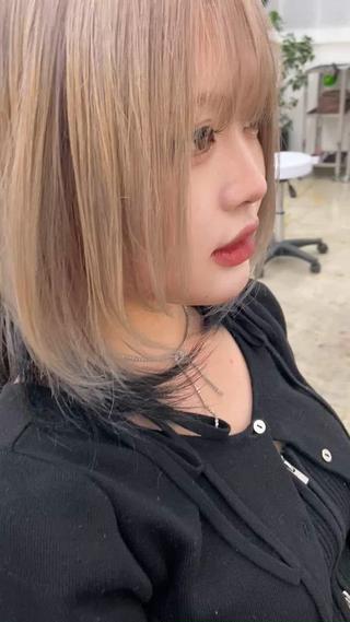 ホワイトブロンドエンドカラーブラック
全体ブリーチ+デザインカラーはデザインカラーワンポイントに対して+2200円