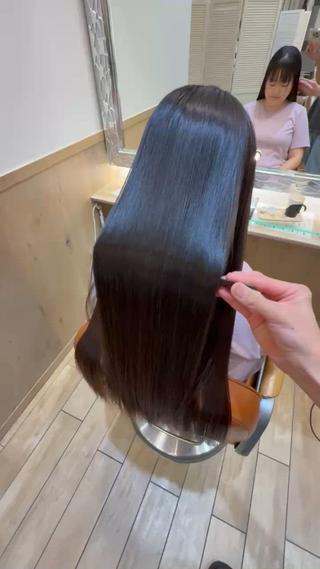 ロング 緑川 莉緒のヘアスタイル
