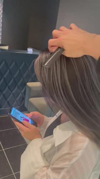 全頭ブリーチからのバレイヤージュです!