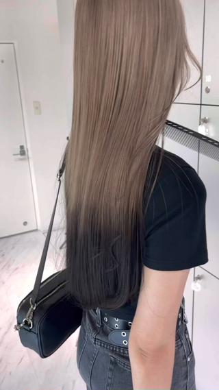 milktea design

[エンドカラー/ダブルカラー/インナーカラー/イヤリングカラー/イルミナカラー/くすみカラー/ハイトーンカラー/デザインカラー/ルーツカラー/ケアブリーチ/ブリーチ/カット/前髪/髪質改善トリートメント/ブリーチカラー/髪質改善/レイヤーカット/学割U24/グレージュ/ミルクティーベージュ］ 