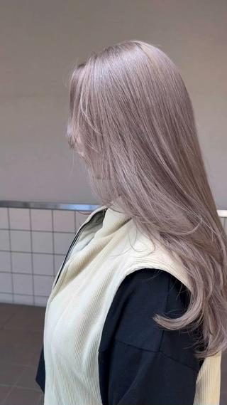 layer × milkteabeige

[ハッシュカット/ダブルカラー/インナーカラー/イヤリングカラー/イルミナカラー/くすみカラー/ハイトーンカラー/デザインカラー/ルーツカラー/ケアブリーチ/ブリーチ/カット/前髪/髪質改善トリートメント/ブリーチカラー/髪質改善/レイヤーカット/学割U24/グレージュ/ミルクティーベージュ］ 