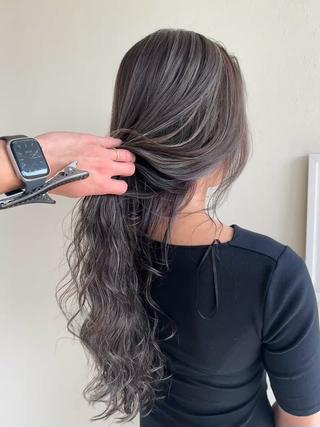 ロング カラー ハイライトカラー✨ グレージュ✨鎌倉光洋のヘアスタイル