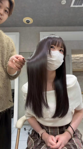 髪質改善縮毛矯正 × 髪質改善シルキートリートメント
クセを伸ばしながら、内側から潤う極上の艶髪へ
しなやかで指通りの良い“シルク質感”を体験。
横浜で本物の髪質改善を叶えるなら【ash桜木町】へ。 