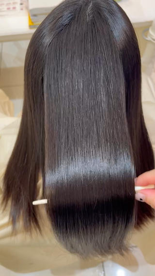 艶々ストレート
毛先は去年の7月にやっていたので
リタッチのみです!