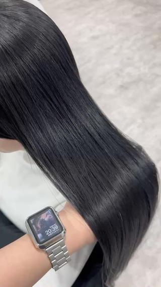 ロング カラー v-lab studio所属・韓国レイヤーカット/ 艶カラー/ noaのヘアスタイル