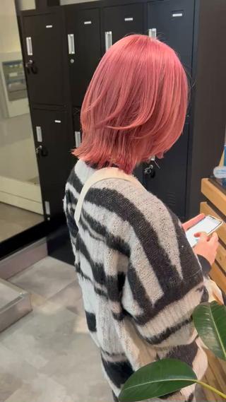 ミディアム カラー ウルフカット レイヤーカット上柿のヘアスタイル