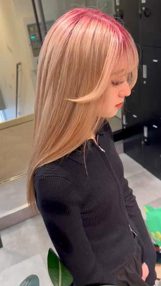 ミディアム カラー ウルフカット レイヤーカット上柿のヘアスタイル