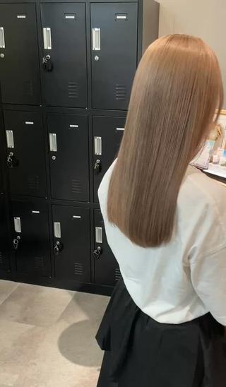 ミディアム カラー ウルフカット レイヤーカット上柿のヘアスタイル