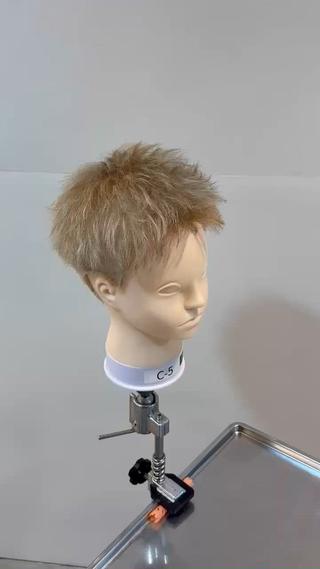 王道アップバングショートスタイル 