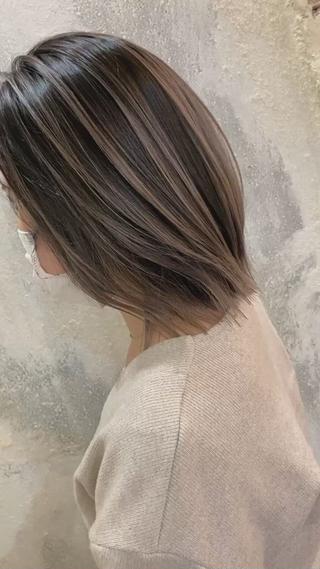 ミディアム ヤスノ リョウのヘアスタイル