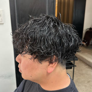 after
めちゃお似合いです
質感までこだわってパーマを巻かせていただいてます!
波巻きパーマはスタイリングも楽なので朝楽したい方はぜひオススメです!
カッコイイしか作れません
パーマスタイル大得意なので是非お任せください
#メンズカット#メンズヘア#メンズパーマ#メンズカラー#センターパート#ハンサムショート#メンズミディアム#メンズボブ#波巻き#波巻きスパイラル#波巻きパーマ#スパイラルパーマ#ツイストスパイラル#ウルフカット#無造作パーマ#横浜美容室#関内美容室#横浜#関内