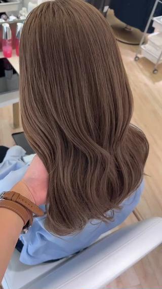 milky greige
ブリーチ必須の透明感たっぷりカラー♬.*ﾟ 