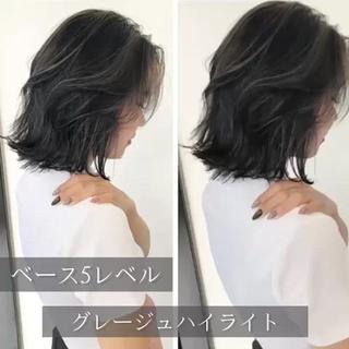 contrast highlight
.
ハイライトを入れる位置などは１枚１枚こだわって
入れさせていただいてるオリジナルのハイライトです
.

ハイライトがオレンジっぽく退色して可愛くない、、、

ハイライトを入れたが思っていた雰囲気と違った....

そんなお悩みの方は是非僕にお任せ下さい
.

他では再現のできない色味やお仕事に合わせたハイライトも
是非体験してください
.
.
ケアブリーチ+2000
.
これ以上は料金は頂かないのでご安心下さい
.
※長さによってはお時間が前後いたします
※ダメージは最小限を心掛けているため
全メニューケアブリーチをオススメしております

お気軽にご相談下さい

.

#ハイライト 
#ハイライトカラー 
#外国人風ヘアー 
#ハイトーン 
#ハイトーンカラー 
#バレイヤージュ 
#バレイヤージュカラー 
#ハイライトロング 
#ハイライトヘア 
#ハイライトボブ 
#ハイライトグレー 
#ハイライトベージュ 
#ハイライト動画 
#ハイライトヘア 
#光線染
#外国人ヘア 
#外国人カラー
#インナーカラー
#ダブルカラー
#髪質改善
 