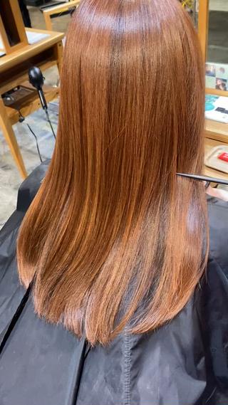 次世代ケラチントリートメント
海外仕込み最先端！
♡エイジング
♡日々の収まり
♡ダメージ
の悩みを解決するこれまでにない艶と手触りを体感いただける毛髪強化成分たっぷりのトリートメントです
 