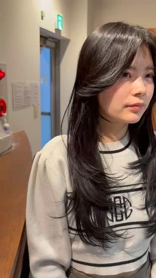 海外レイヤー×ナチュラルブラック×艶トリートメント

顔まわりの小顔効果とザクザク感がたまらなく可愛い 