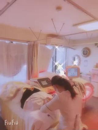 皆さま、こんにちは
aliaハイフサロンの川崎です♪
今日はクリスマス日です!
日頃、頑張りすぎている心と身体をしっかりと労わってあげてくださいね♪
そして普段忙しくてなかなかお手入れの行き届かない、お疲れの肌や、身体に
今年こそは、、、と思っていたお顔やお体のコンプレックスの改善に
ぜひ、aliaハイフサロンにへいらっしゃいませんか?
普段の生活を忘れ、贅沢にゆったり身を任せる時間は幸せ時間そのもの♪
ぜひご自身へのご褒美時間に…お待ちしております◎
皆さま、こんにちは
aliaハイフサロンの川崎です♪
今日は勤労感謝の日!
日頃、頑張りすぎている心と身体をしっかりと労わってあげてくださいね♪
そして普段忙しくてなかなかお手入れの行き届かない、お疲れの肌や、身体に
今年こそは、、、と思っていたお顔やお体のコンプレックスの改善に
ぜひ、PORTOへいらっしゃいませんか?
普段の生活を忘れ、贅沢にゆったり身を任せる時間は幸せ時間そのもの♪
ぜひご自身へのご褒美時間に…お待ちしております◎
■aliaハイフ&水光ジェットサロン■
TEL:090-4038-0640
大阪府大阪市中央区南本町3-3-23 インペリアル船場902
9:00~20:00(最終受付19:00)
大阪市営地下鉄御堂筋線 本町駅 徒歩2分
大阪市営地下鉄堺筋線 堺筋本町駅 徒歩6分
#都度払い#水光ジェット#無針水光#HIFU#ウルセラHIHU#3DHIHU#ハイフ#ヒト幹細胞#チャイボーグ#最先端
#目尻のハリ,#小じわ
#ほうれい線が気になる
#たるみ、#ごわつきがある
#小鼻の毛穴が目立つ
#頬の毛穴が気になる
#おでこのハリ
#かさつき
#肝斑,#しみ
#ニキビ,#色素沈着
#吹き出物
#くすみ
気になる方が是非オススメです。