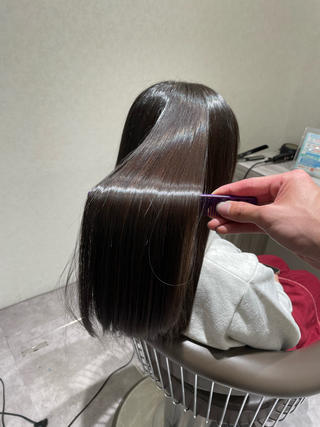 この度は投稿をご覧頂き、誠にありがとうございます


正しい薬剤履歴、独自の技術があなたの理想を叶えます。
他店でお断りされてしまった方、是非1度ご相談下さい。


ご新規様限定トリートメント各種半額で追加可能
お客様1人につき1名紹介で次回500円割引
Instagramの相互フォローと、仕上がりのお写真をストーリーまたは投稿でタグ付け投稿して頂きますと、お会計から500円引きさせて頂きます

営業時間
平日 11:00~20:00  カット最終受付20時 
髪質改善 最終受付19時
土日祝9:00~19:00
カット最終受付 18:00
髪質改善最終受付17:00

場所 
〒450-0003
愛知県名古屋市中村区名駅南１丁目２８−１９ 名南クリヤマビル1F EARTH名駅店

名古屋駅から名駅通りを笹島方面に歩いて五分ほどで着きます駿台予備校の隣にあります

052-533-7581

ご予約、ご質問等、超お気軽にDMからお願いします

EARTH名駅店 トップスタイリスト 岡本一真

#髪質改善トリートメント
#名古屋髪質改善
#名古屋髪質改善トリートメント
#名古屋さん熱トリートメント
#名駅髪質改善
#名駅さん熱トリートメント
#艶髪

#酸性縮毛矯正
#縮毛矯正
#酸性ストレート
#縮毛矯正
#ブリーチ縮毛矯正
#ブリーチ矯正
#名駅酸性縮毛矯正
#名古屋酸性縮毛矯正
#名駅酸性ストレート
#名古屋酸性ストレート
#名古ブリーチ縮毛矯正

 