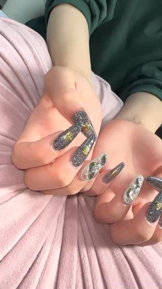 ネイル 上原 海梨のネイルデザイン