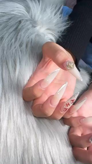 ネイル 上原 海梨のネイルデザイン