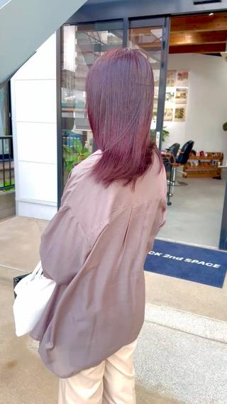 ブリーチなしでできるpink color
この夏、雰囲気変えたい方におすすめなカラーです 