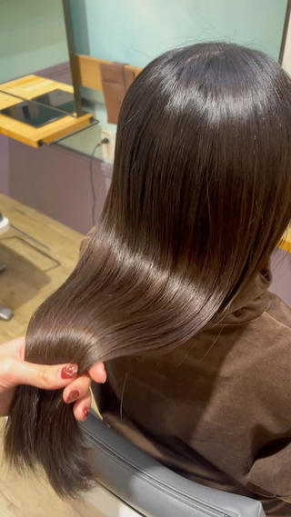 ミディアムレイヤー/ 艶カラー🎀 emiのヘアスタイル