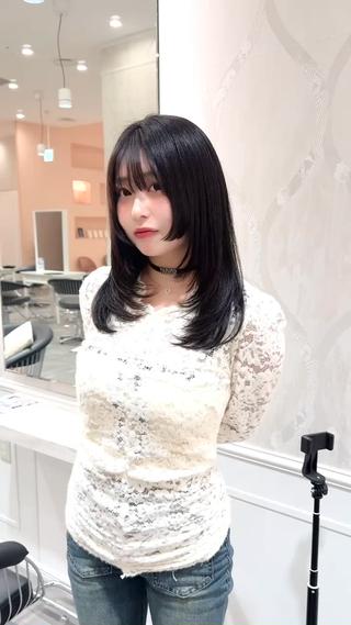 ミディアム AIRI /レイヤースタイル✨のヘアスタイル