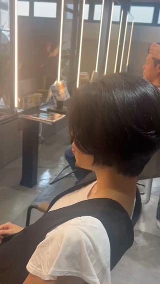 ショート カラー 艶カラー／ベージュ/ ショート/安岡哲兵のヘアスタイル