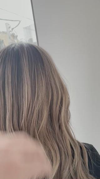 セミロング ハイライトバレイヤー ジュ＆縮毛矯正✨櫻野のヘアスタイル