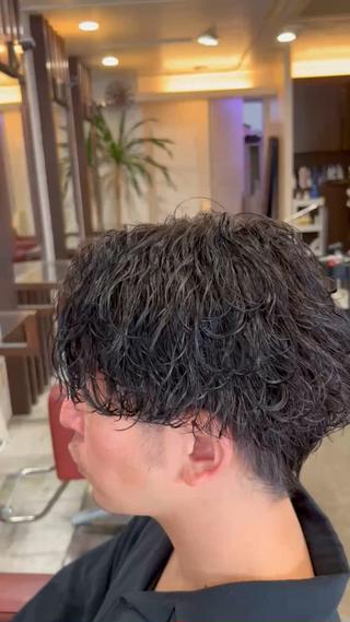 パーマ メンズ メンズ/海外風/ 波巻き/サーフカールのヘアスタイル