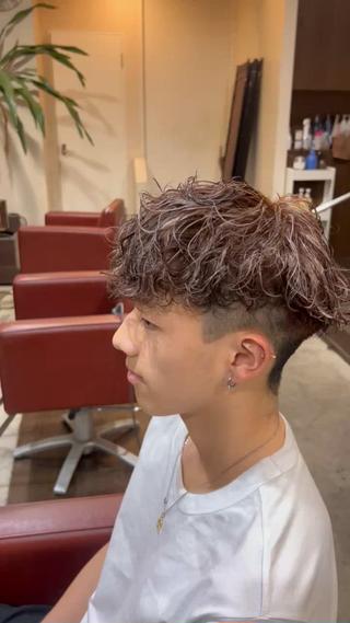 パーマ メンズ メンズ/海外風/ 波巻き/サーフカールのヘアスタイル