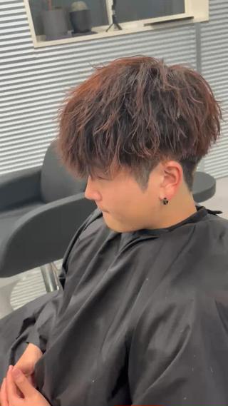 メンズカット

刈り上げマッシュですっきり下ろしスタイル！
アイロンで遊べる長さです！ 