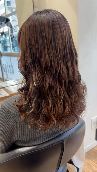 ミディアム コテ巻き風パーマ🫧 麻尋のヘアスタイル