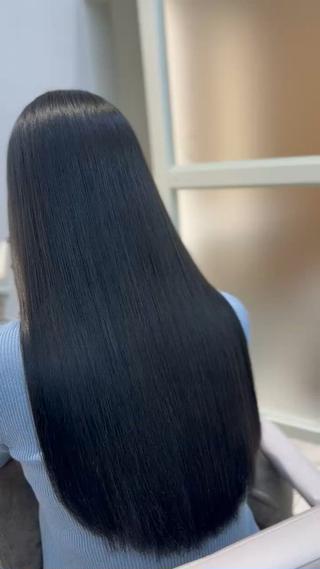 Blueblack
艶感のある透明感colorお任せください！！
暗くしたいけど透明感が欲しい方、暗くしなきゃ行けないけど可愛くしたい方ご相談ください 