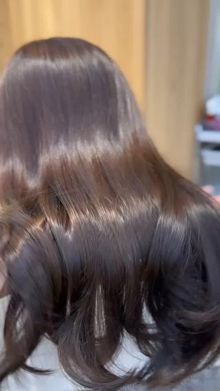 艶感brown
10トーン指定のあるお客様
トーン指定があっても可愛くしたい！！
暗くても艶が欲しい！！
そんなお客様のご要望お応えします 