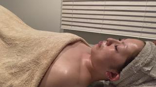 フェイスマッサージ 