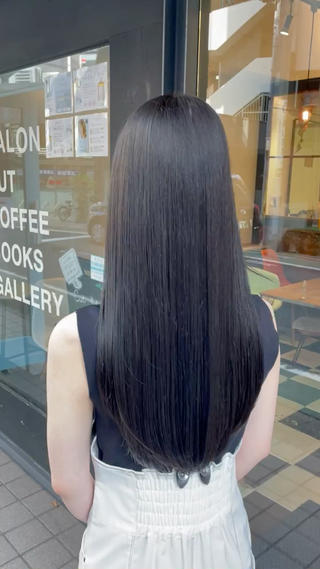 艶カラーとトリートメント大得意なので、任せください
自然光に当たるとめっちゃ艶が出るので、おススメです
綺麗な色にしたい方、髪のダメージが気になる方、随時予約受け付けてますので、お待ちしております