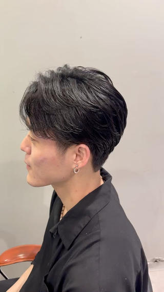 カットで毛流れ作れます◎
ポイントパーマで立ち上げしっかり作りましょう 