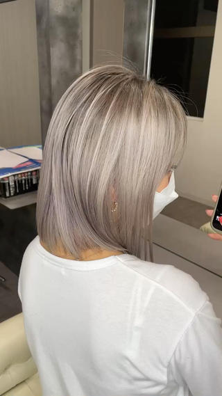 セミロング カラー Merlyosaka 早川未来のヘアスタイル
