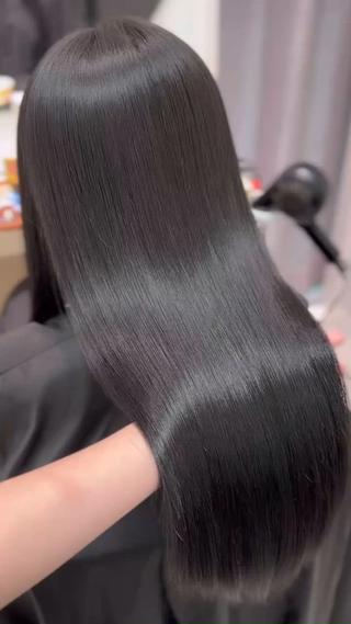 ロング 山本 紗代のヘアスタイル