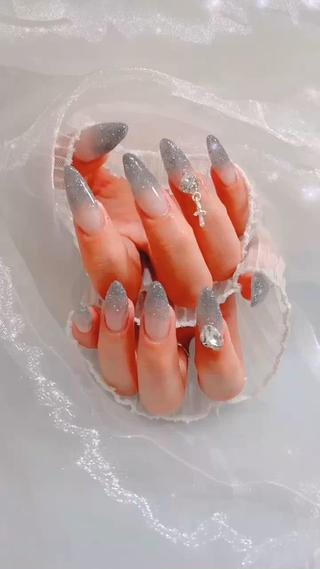 #スカルプ
#フラッシュネイル
#キラキラネイル
#冬ネイル
#シルバーネイル
#クリスマスネイル
#ワンホン