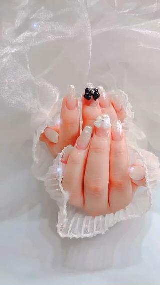 ネイル エムネイル サロンのネイルデザイン