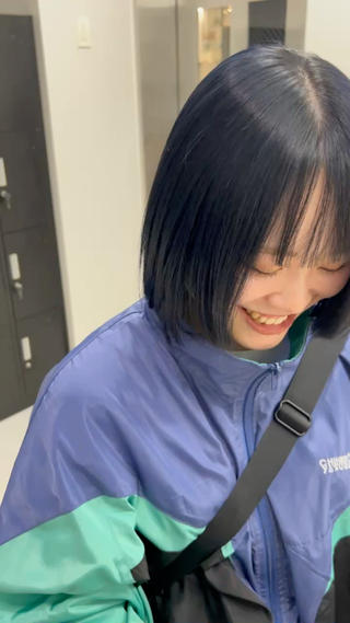 ~ブルーブラック~
少し青みあるブラックに！！ 