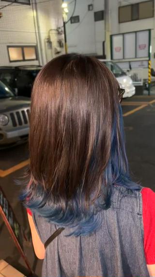 インナーブルー可愛すぎる(っ <ᐡ)
夏っぽくてやっぱりブリーチカラーって色落ちも楽しいし大好き 