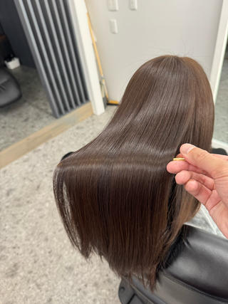 セミロング PILILANI CHOP SHOP所属・箕面☆髪質改善☆安田 聡志のヘアスタイル