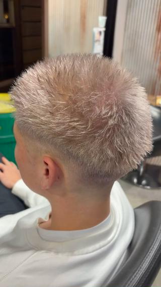 カラー メンズ 黒川 燿のヘアスタイル