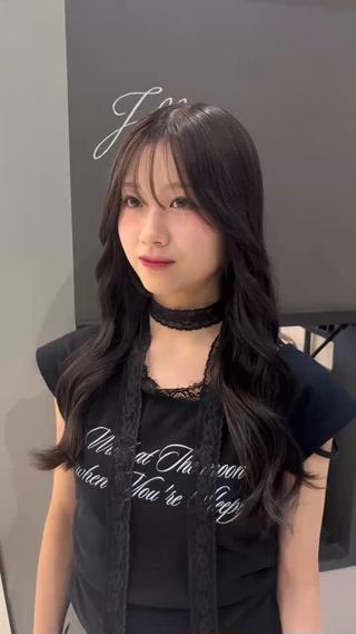 ロング HINAKO🩵 寒色カラー🪽のヘアスタイル