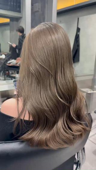 カラー BEL Hinataのヘアスタイル