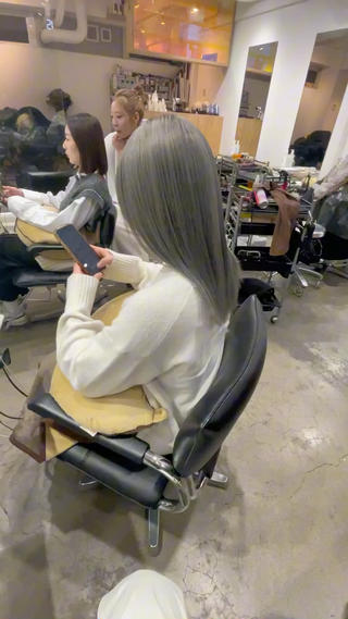 セミロング カラー 圧倒的なケアブリーチ /髪質改善🩵松田のヘアスタイル