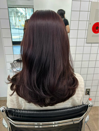 秋のボルドー×たっぷりレイヤーカット 