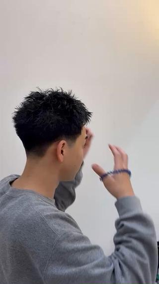 今流行りのスパイキーショート 